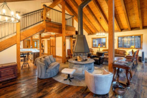 Expansive Tahoe Escape with Hot Tub Ski and Hike